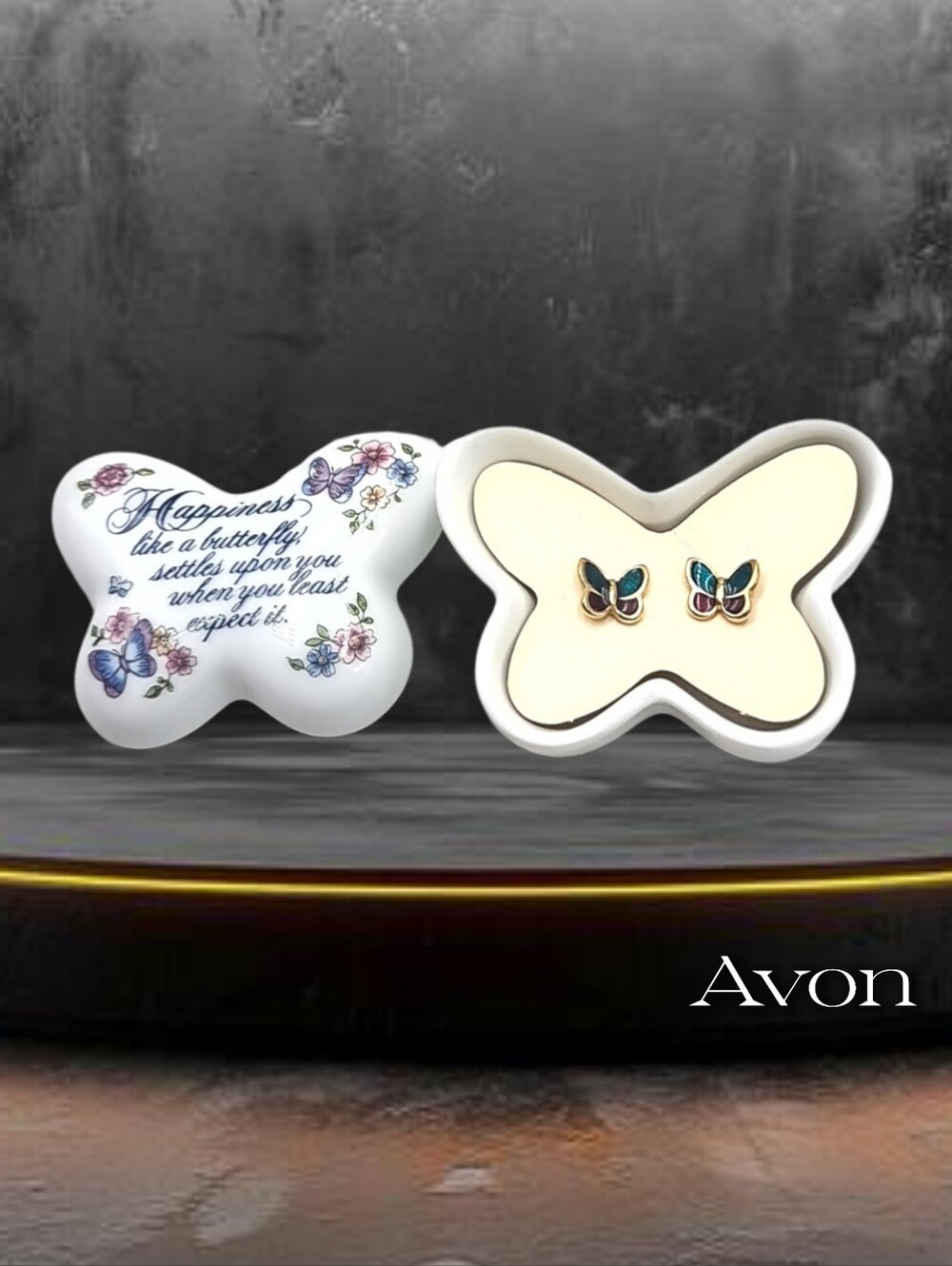Avon Post Earrings w/ Avon Porceain Keepsake Box | 0.25" | NWOT